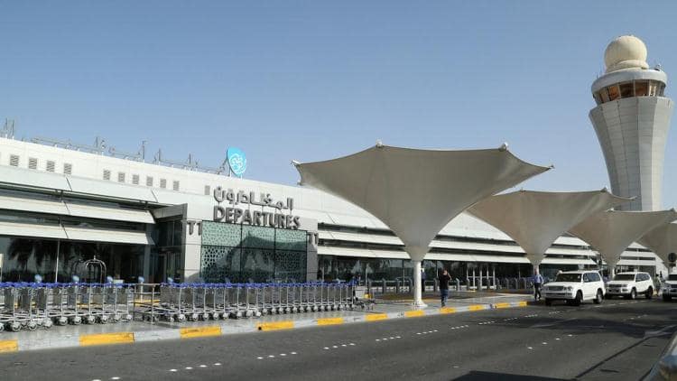 مطارات أبوظبي تقدم خدمات إنهاء إجراءات السفر خارج المطار لمسافري أكبر شركة طيران هندية