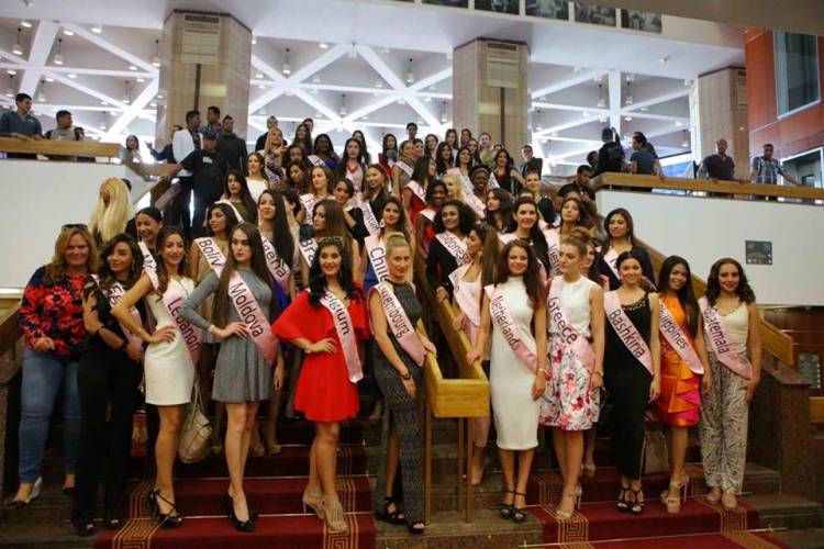 مكتبة الاسكندرية تستضيف ملكات جمال العالم 