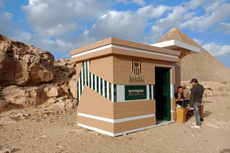 وزارة الآثار توفر وحدات خدمية  للزوار بمنطقة اهرامات الجيزة
