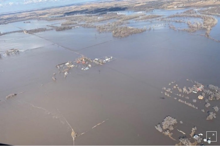 ولاية نبراسكا الأمريكية تتعرض لفيضانات تاريخية بعد عاصفة عاتية