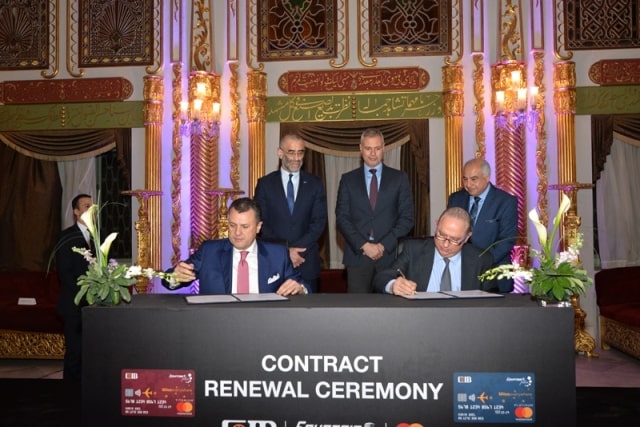 تجديد الاتفاقية بين مصر للطيران والتجاري الدولي و ماستركارد