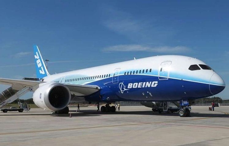 بوينج تطوّر برمجيات جديدة لاسطول طائراتها من «737 ماكس»