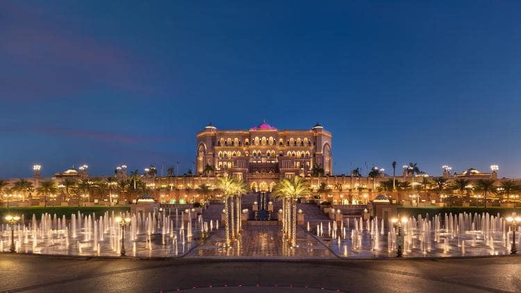 فندق قصر الإمارات يروج عن نفسه بالرياض لاستقطاب الزوار