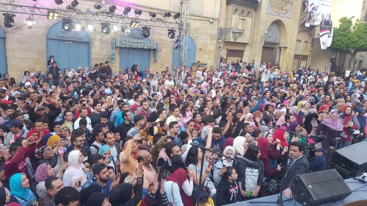 شارع المعز يشهد المليونية السابعة بمشاركة اكثر من 22 فرقة عالمية