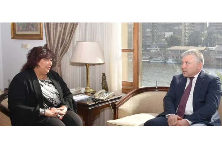 وزيرة الثقافة تبحث مع سفير ارمينيا بالقاهرة التعاون المشترك