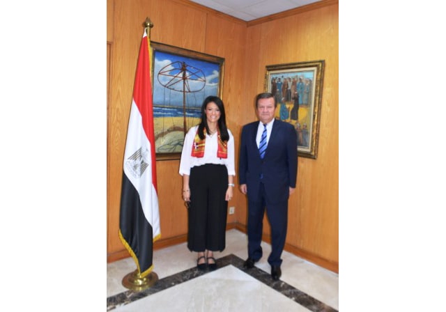 وزيرة سياحة مصر تناقش دعم التعاون السياحي ومضاعفة الحركة الوافدة مع سفير اوكرانيا الجديد
