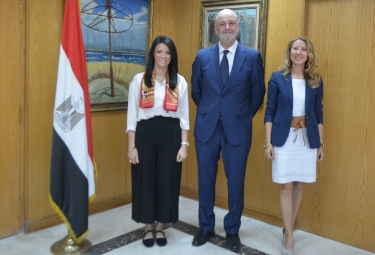 وزيرة سياحة مصر والسفير الإسبانى بالقاهرة يبحثان تنظيم فعاليات ورحلات تعريفية مشتركة