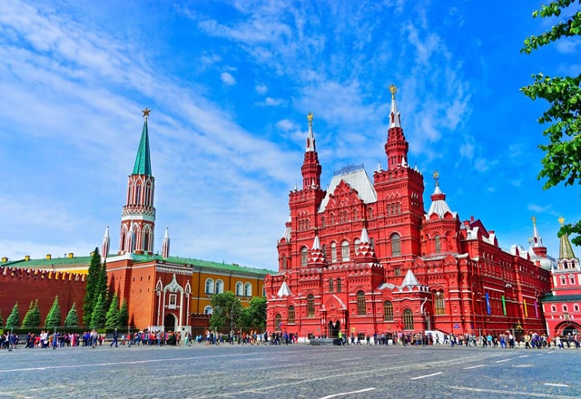 Moscow builds on record tourism year
