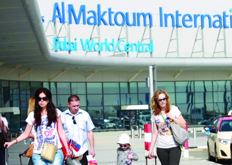 مطار آل مكتوم الدولي يستقبل 326 ألف مسافر خلال الربع الأول