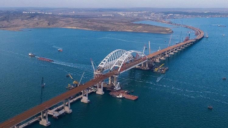  أطول جسر في أوروبا يساعد فى تدفق السياح على جزيرة القرم منذ افتتاحه