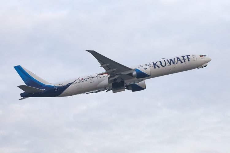 طائرة ركاب كويتية تتعرض لحادث بمطار نيس الفرنسي