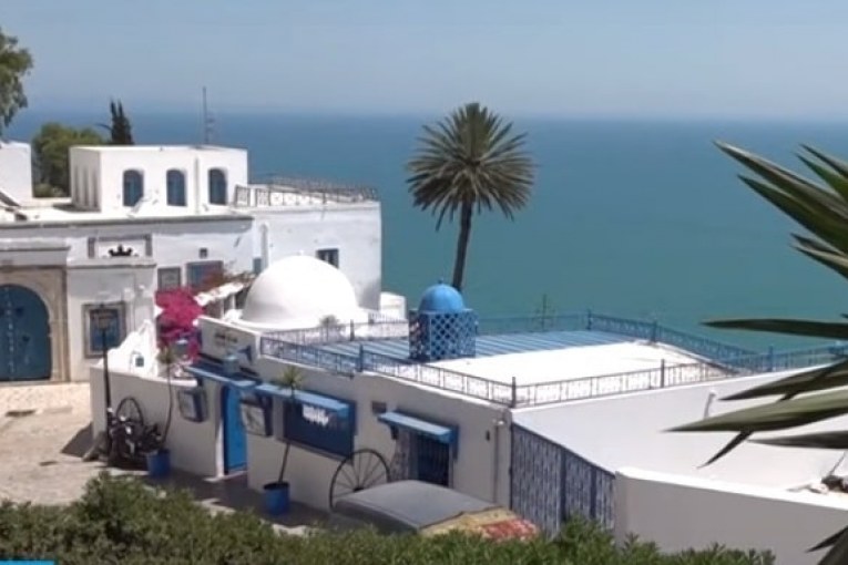 تونس تعلن احباط مخططات إرهابية تستهدف قطاع السياحة