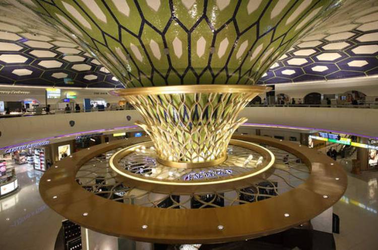 مطار أبوظبي يستقبل 564.042 مسافر خلال عطلة عيد الفطر