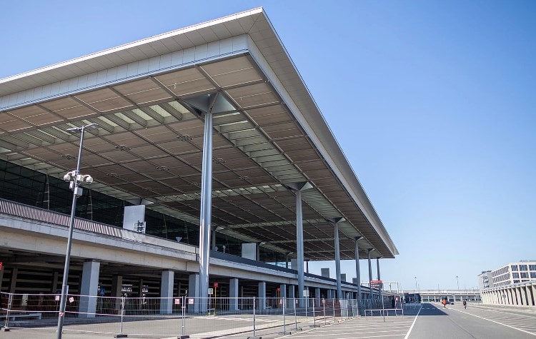 برلين تختبر مطارها الجديد بعد تأخر افتتاحه سنوات