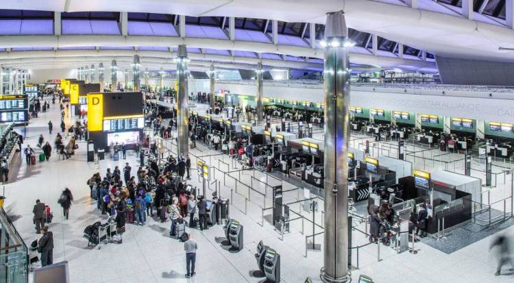 مطار هيثرو يعتزم الإسراع بزيادة الإنفاق على مدرجه الثالث