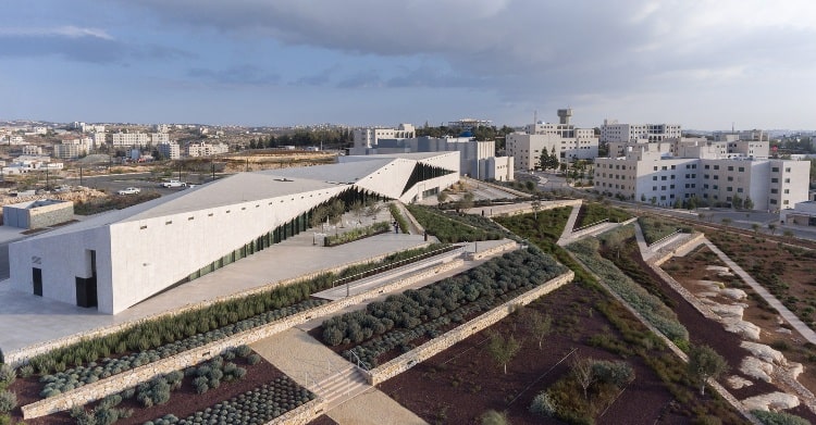 المتحف الفلسطيني يحتفل بحفظ 70 ألف وثيقة رقميا
