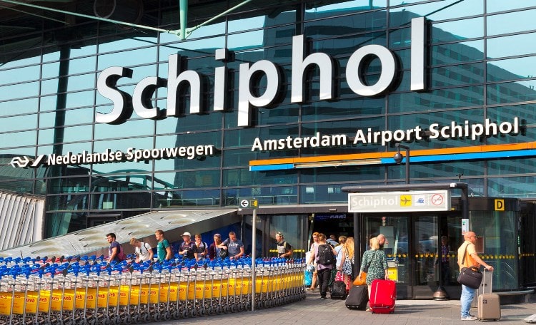 تعطل الرحلات الجوية في مطار أمستردام بسبب انقطاع امدادات الوقود