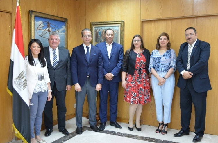 وزيرة السياحة تبحث تطوير مركز القيادة الآمنة التابع للاتحاد المصرى للغرف السياحية