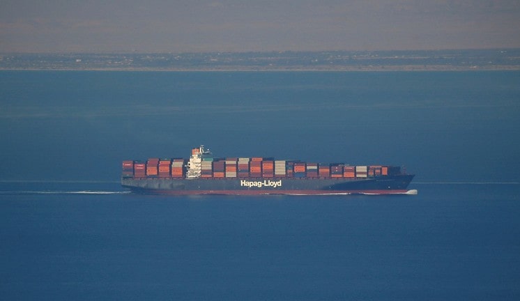 قناة السويس تشهد عبور أكبر سفينة حاويات فى العالم