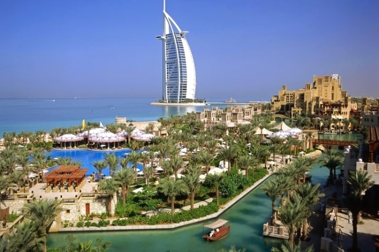 الإمارات تستحوذ على ثلث الاستثمار السياحي بالمنطقة