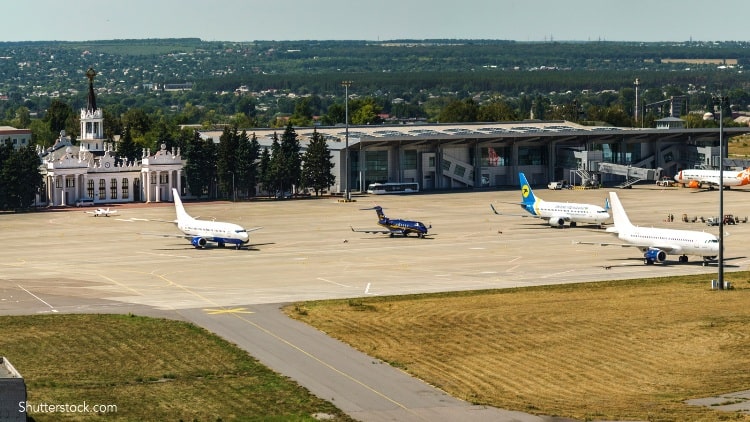 مطار خاركيف الدولي في أوكرانيا ينضم إلى قائمة المليونية
