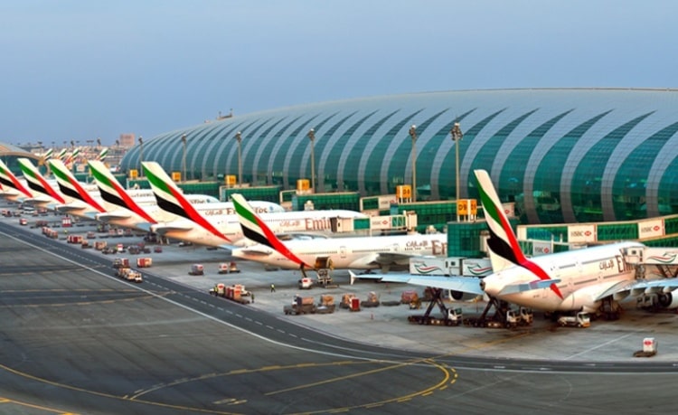 توقيف حركة الطيران في مطار دبي لفترة قصيرة للاشتباه بوجود طائرة بدون طيار فى المجال الجوى
