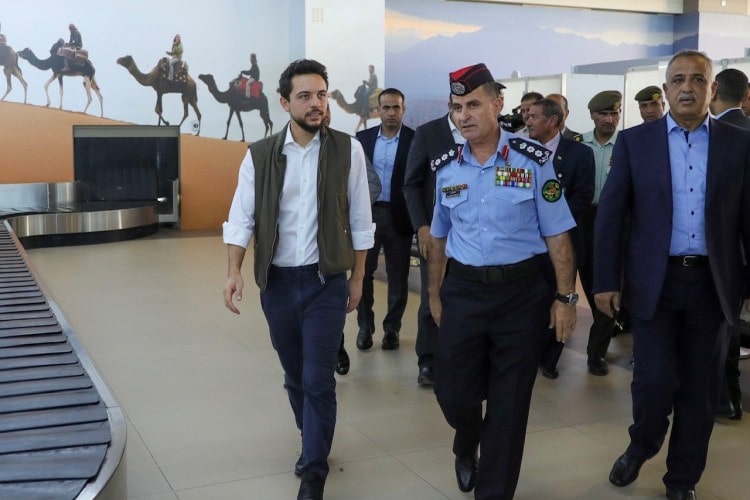 ولي العهد يتفقد جاهزية مطار الملك الحسين الدولي بالعقبة لاستيعاب زيادة الرحلات السياحية