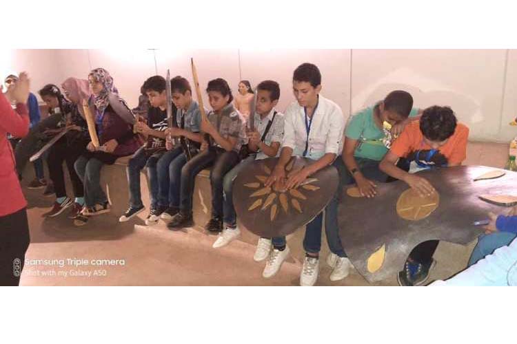 المتحف المصري بالتحرير يستضيف مجموعة أطفال بمناسبة الاحتفال بيوم العصا