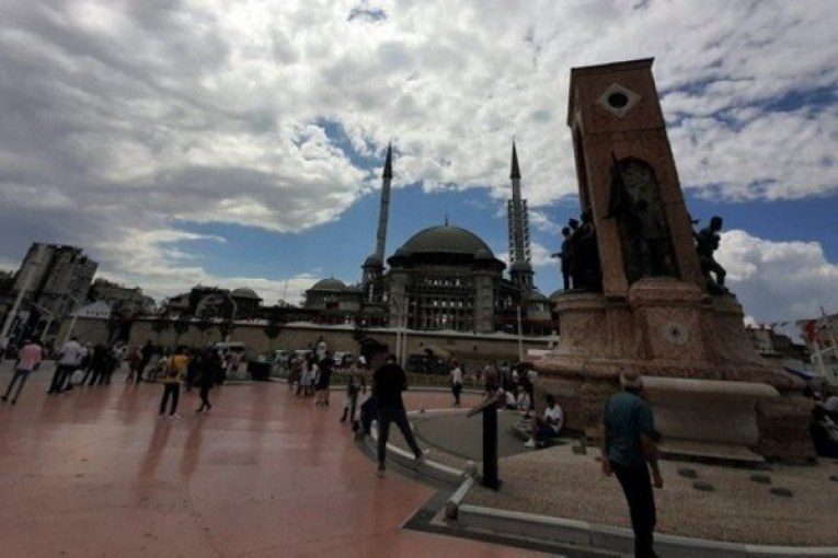 إسطنبول تسجل عدد سياح تجاوز عدد سكانها للمرة الأولى