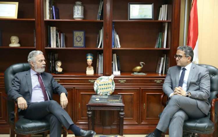 وزير الاثار يبحث مع سفير البرازيل بمصر سبل تعزيز التعاون المشترك