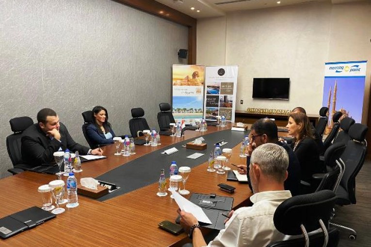 وزيرة سياحة مصر تناقش دعم التعاون مع مسئولي أكبر منظم رحلات بالمانيا للسوق المصري FTI