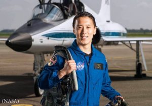 تعرف على الكوري الامريكي " جوني كيم " من القوات الخاصة للبحرية الأميركية إلى طبيب إلى رائد فضاء