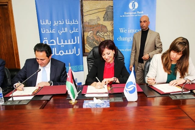 توقيع مذكرة تفاهم بين سياحة الأردن وإقليم البترا والبنك الأوروبي لتطوير مشاريع السياحة المستدامة بالإقليم