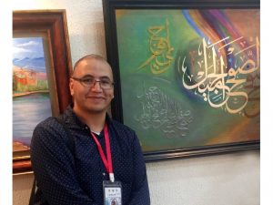 تكريم الخطاط المغربي يونس بنضريف في مهرجان القاهرة الدولي للخط العربي