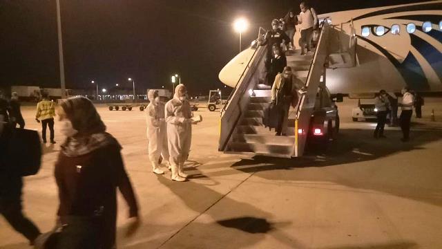 بالصور محافظ البحر الأحمر: وصول 299 مصرياً عالقاً قادمين من الرياض إلى فندق الحجر الصحي بمرسى علم