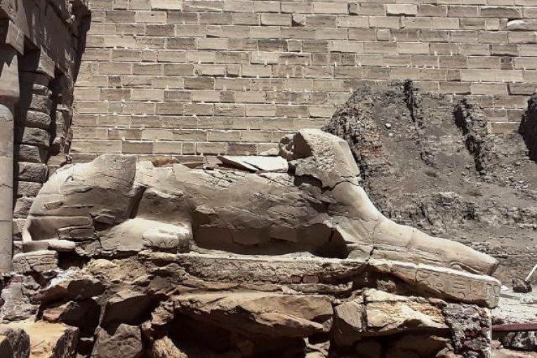 بدء عملية ترميم تماثيل الكباش الموجودة بمعبد الكرنك بمدينة الأقصر