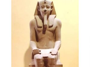 تماثيل الملك سنوسرت الأول من الأنتكخانة الي المتحف المصري الكبير 