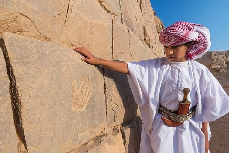 منطقة نجران السعودية تتهيأ لتكون أكبر متحف مفتوح للنقوش الصخرية عالمياً.. تقرير