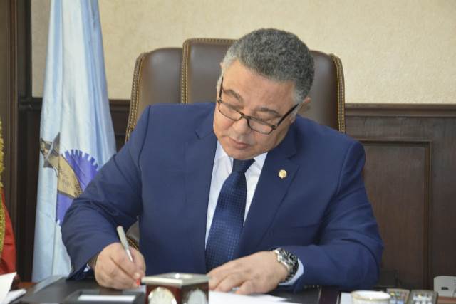محافظ البحر الأحمر يعلن توقيع 79 عقد تقنين لأراضي الدولة بزيادة 105% عن المعدلات السابقة