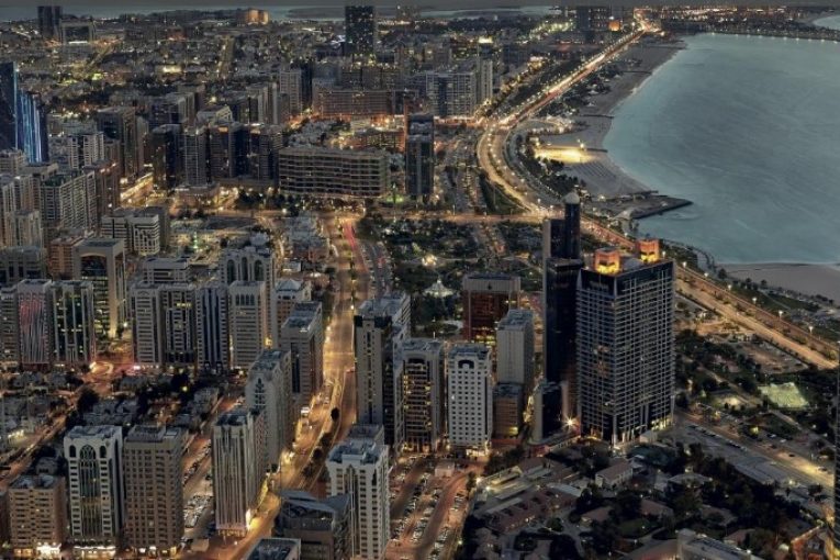 سياحة أبو ظبي توقع مذكرة تفاهم مع جمعية الإمارات للمرشدين السياحيين