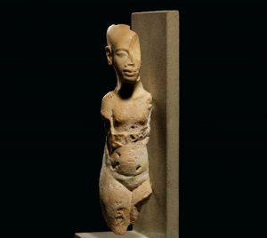 بعد ساعات بيع بنت الملك أخناتون و11 قطعة آثار مصرية في مزاد كريستيز وحقوق الحضارة غائبة