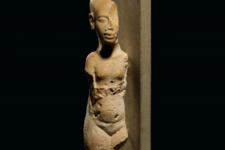 بعد ساعات بيع بنت الملك أخناتون و11 قطعة آثار مصرية في مزاد كريستيز وحقوق الحضارة غائبة