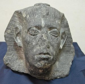 رأس الملك سنوسرت الثالث قطعة الشهر بالمتحف المصري بالتحرير احتفالا بعيد الشرطة
