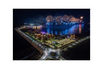 سياحة رأس الخيمة تبعث رسالة الأمل والإنجاز بإطلاق أحد أكبر عروض الألعاب النارية في العالم..فيديو