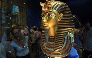 فرعون مصر الشاب يتصدر تقريرا عن السياحة المصرية في التليجراف البريطانية