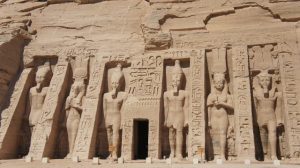 فى اليوم العالمى للمرأة : خبير آثار يؤكد أن المصرى القديم كرّم المرأة وقدّسها وحفظ حقوقها