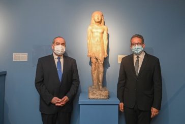 العناني ومنار يفتتحان متحفي الآثار المصرية بمطار القاهرة في يوم المتاحف العالمي