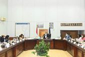 العناني يناقش موقف خطة السياحة الخارجية والترويج لمصر في الأسواق السياحية المختلفة