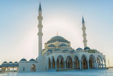 مسجد الشارقة .. تحفة معمارية ومنارة إسلامية .. تقرير ثقافي