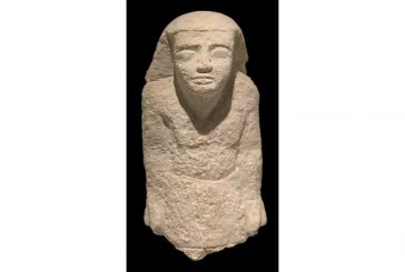 السياحة والخارجية تنجحان في استعادة تمثال كاهن فرعوني قبيل بيعه في معرض فني بهولندا